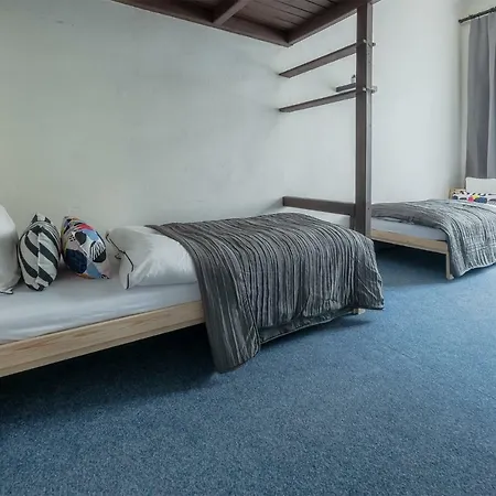 Hostel Mendel Square *