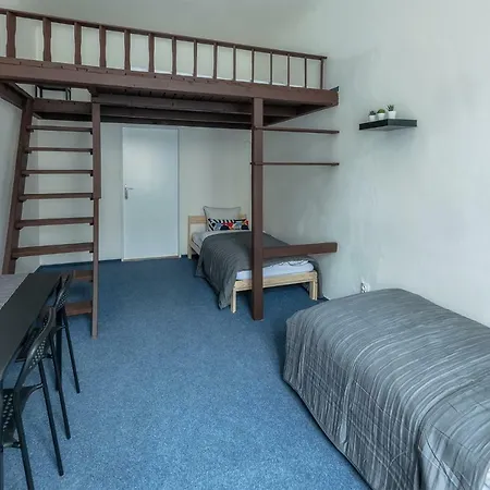 Mendel Square Hostel