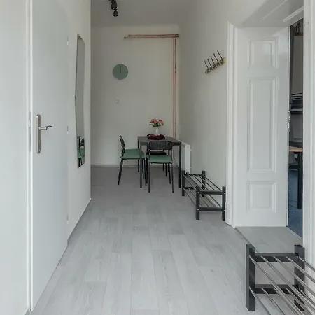 Mendel Square Hostel